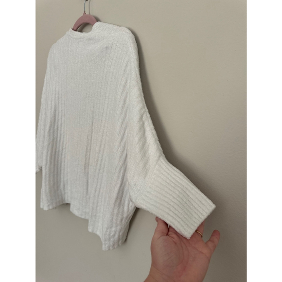 bundle of women’s Barefoot Dreams Cardigan S/M White - Picture 10 of 16